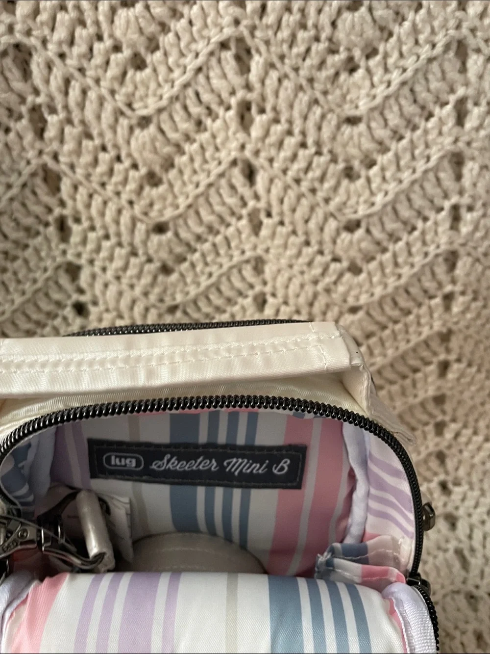 NWT- Lug Skeeter Mini Bridge Love Metallic Diamond
